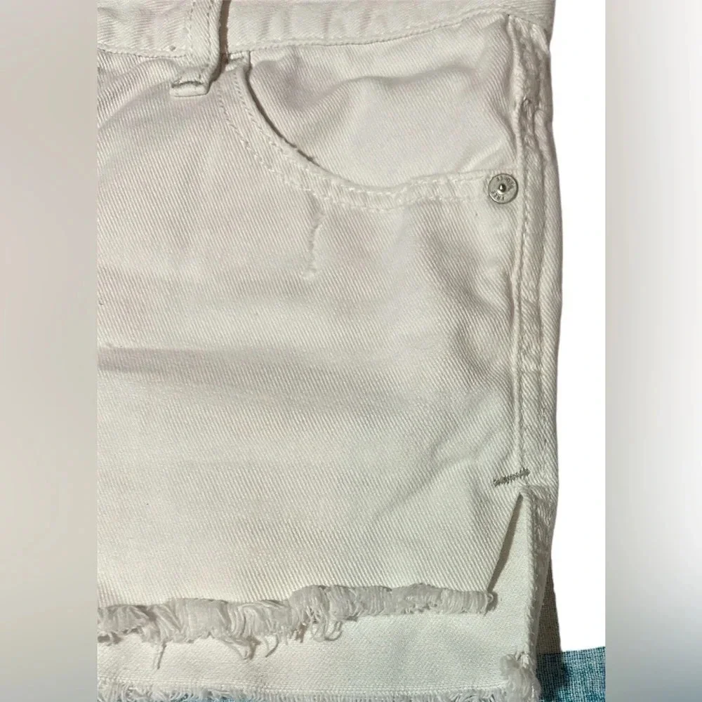 Free People High Rise Button Up White Denim Shorts size 26 Spring Summer Coastal